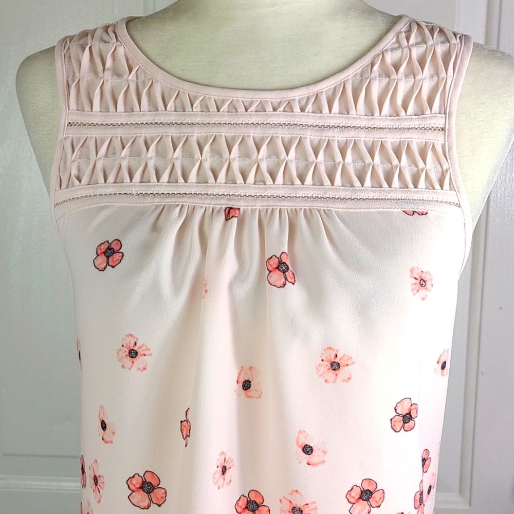 Elle Pleated Blouse - Picture 2 of 11